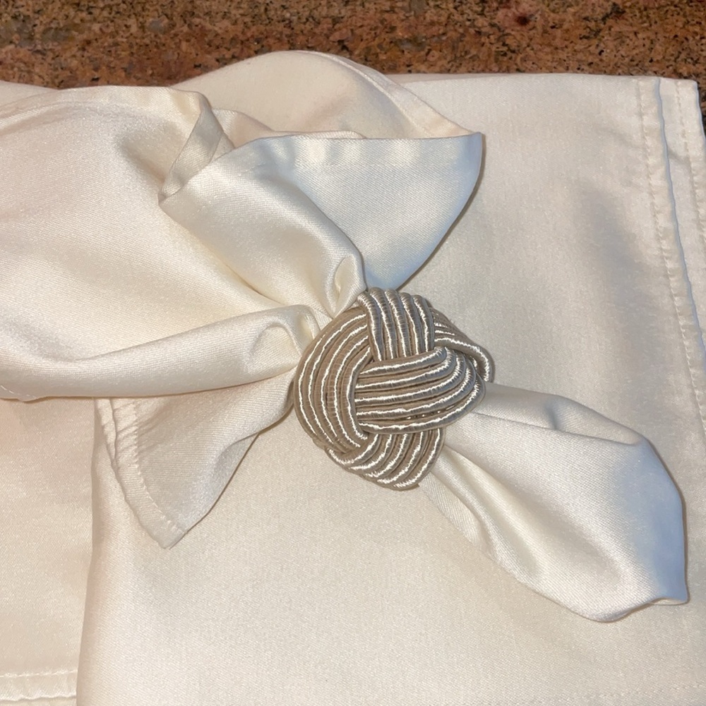 Set of 4 Creamy Ivory Satin Cloth Napkins 17”x17” Sophisticated Elegance